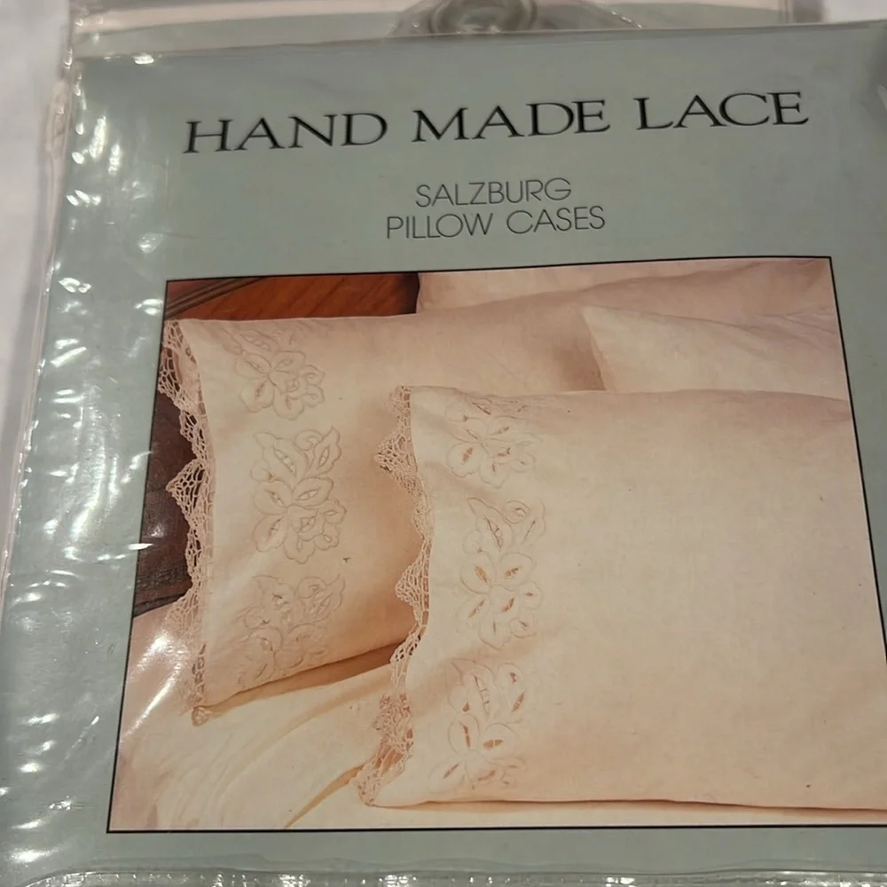 Hand Made Lace Vintage 90's Salzburg Pillow Case 1 Pair Standard - Picture 2 of 4